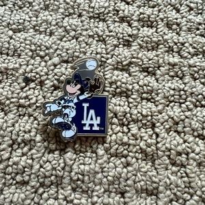 dodger mickey pin